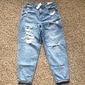 American Eagle women’s sz 6 long relaxed mom jean